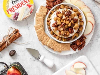 Baked Brie with Pecans and Apples